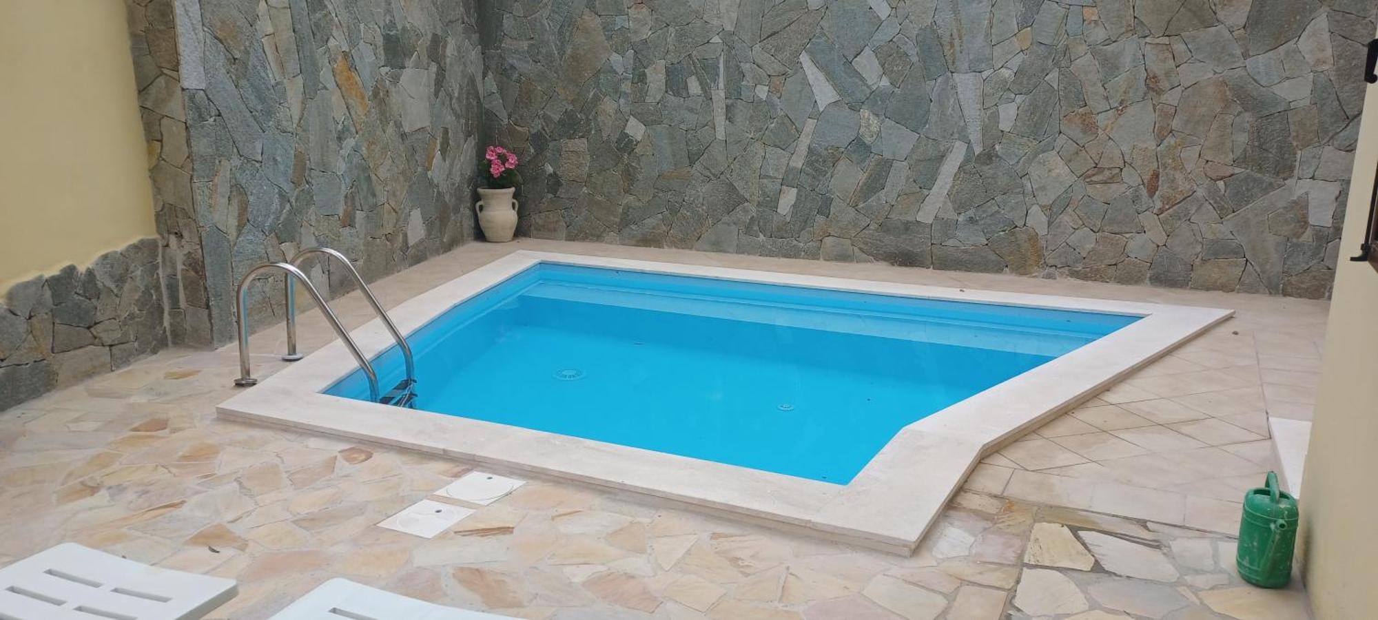 Exclusive Use Swimming Pool Available From June To September カリアリ エクステリア 写真